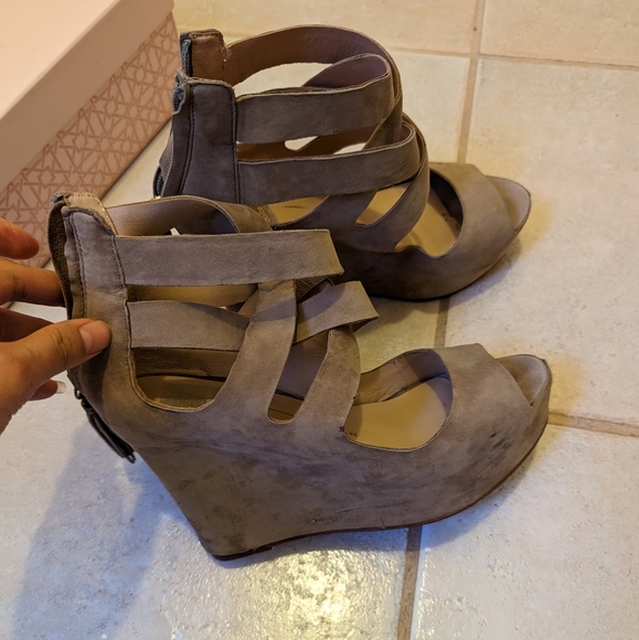 Dolce Vita high heel wedges - Picture 1 of 3